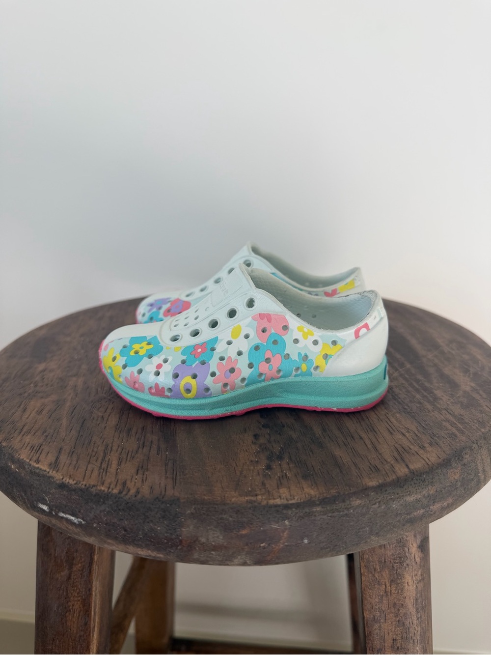 Little girls floral natives